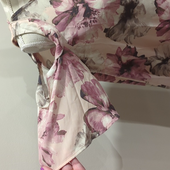 NWT Artizan Robin Barre Purple ruffle floral cold shoulder blouse - Picture 3 of 6